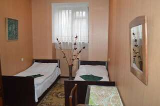 Гостевой дом Guest House R&T Тбилиси Двухместный номер с 2 отдельными кроватями и собственной ванной комнатой-13