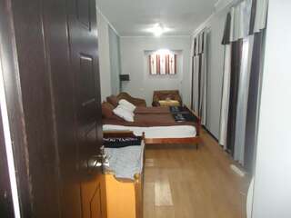 Гостевой дом Guest House R&T Тбилиси Классический трехместный номер-4