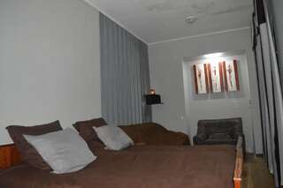 Гостевой дом Guest House R&T Тбилиси Классический трехместный номер-5